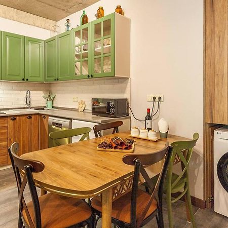 Veli Group Apartment Near White Bridge ° Kutaiszi Kültér fotó