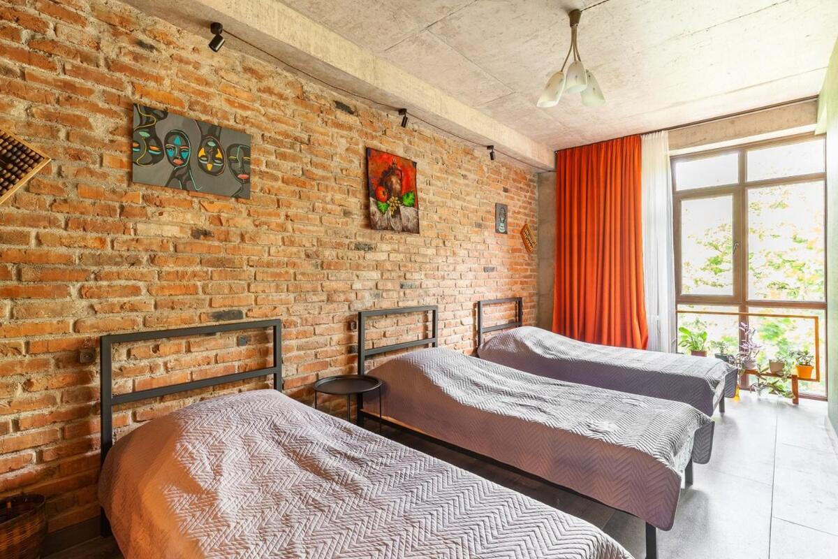 Veli Group Apartment Near White Bridge ° Kutaiszi Kültér fotó