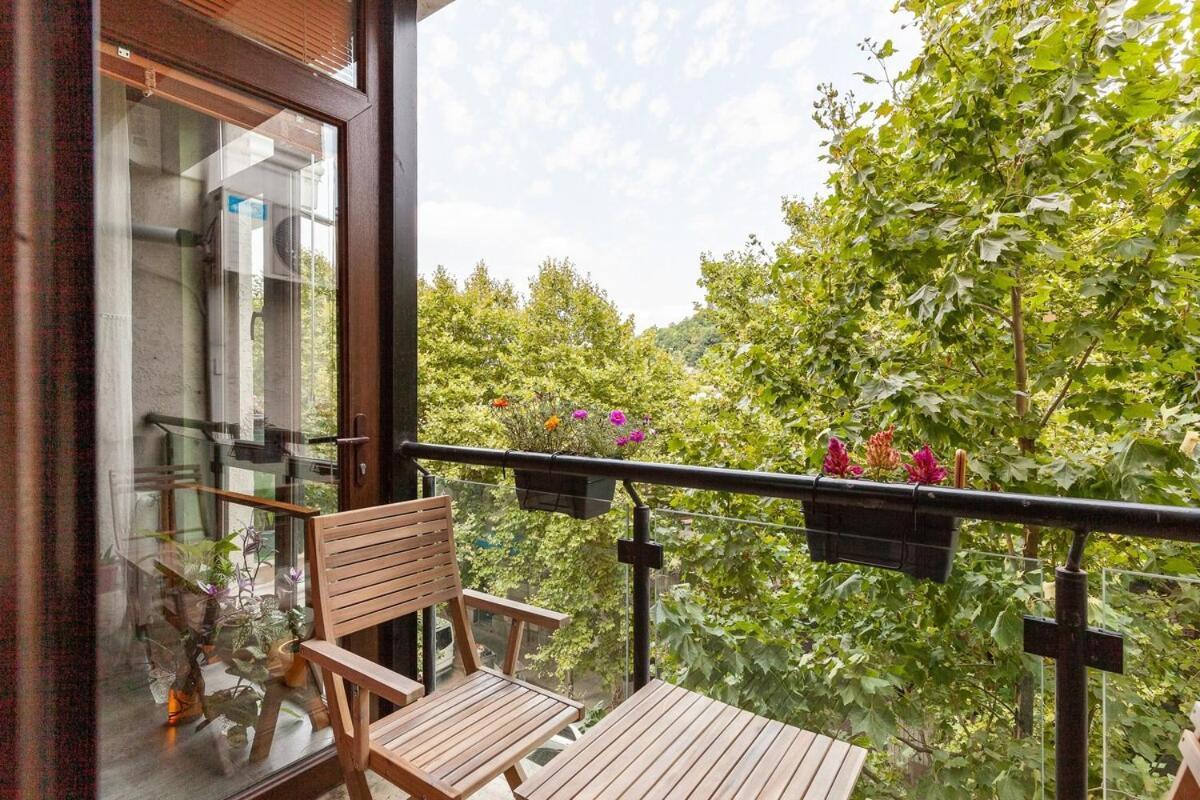 Veli Group Apartment Near White Bridge ° Kutaiszi Kültér fotó