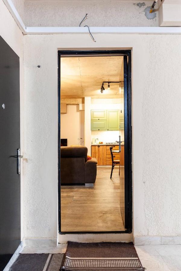 Veli Group Apartment Near White Bridge ° Kutaiszi Kültér fotó