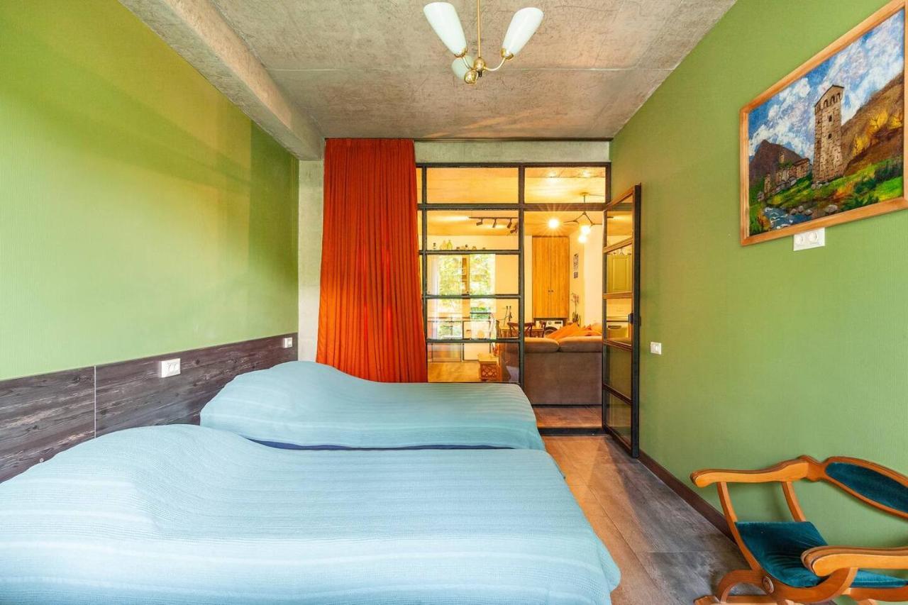 Veli Group Apartment Near White Bridge ° Kutaiszi Kültér fotó
